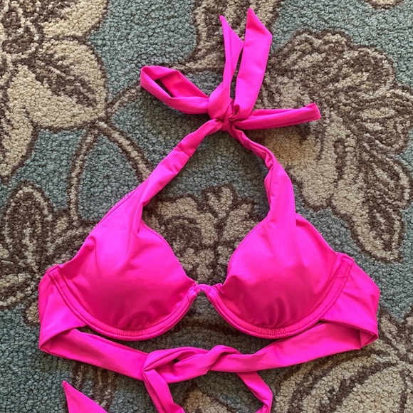 EUC Bundle of Victoria Secret Swim - Picture 6 of 9